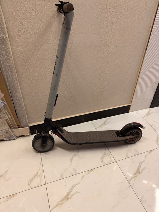 Электросамокат в хорошем состояние