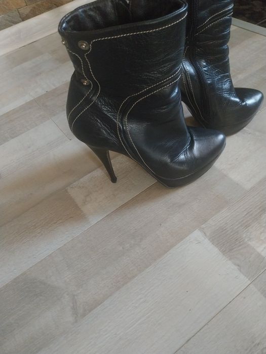 Дамски обувки  с висок ток