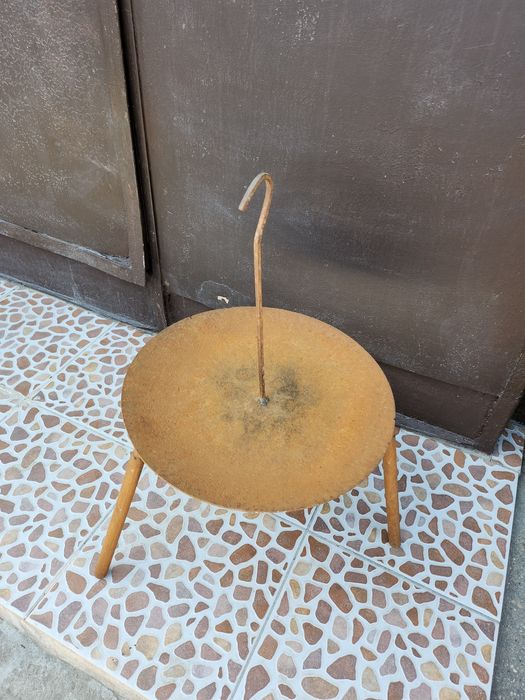 Vând disc grătar cu picioare