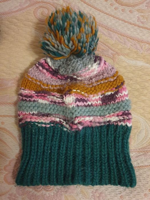 Продам завадцкие вязаные шапочки.