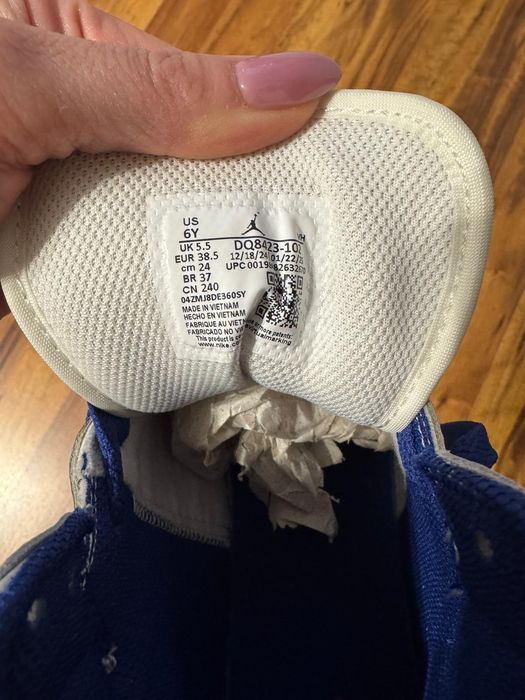 Nike Air Jordan 1 Mid unisex mărime 38.5