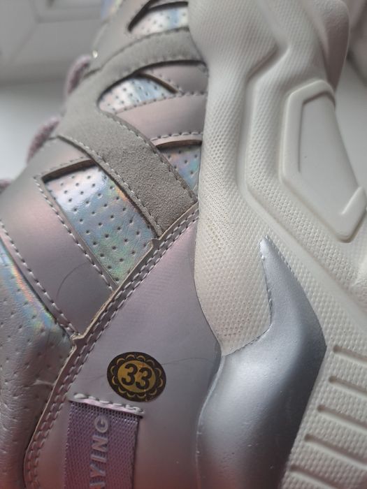 Кроссовки на девочку