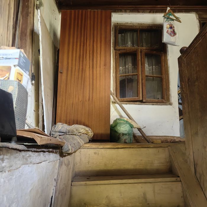 Продавам къща в полите на Еленския балкан село Плаково.