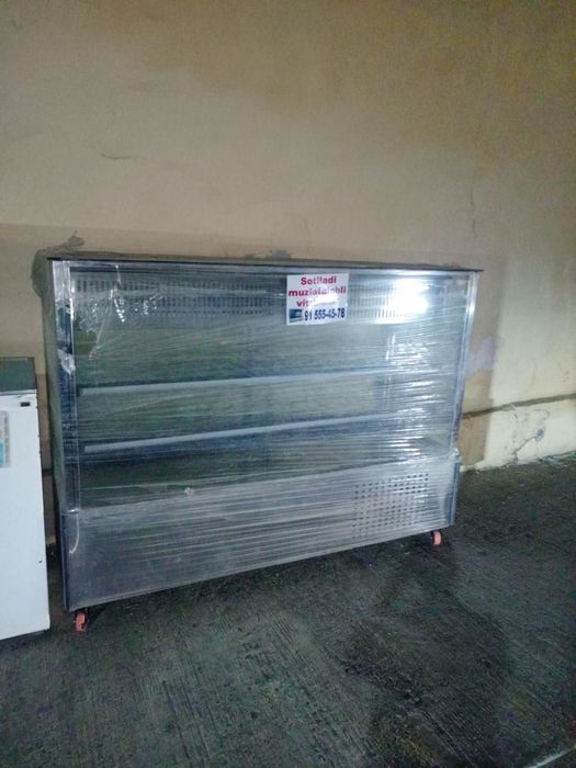 Срочно продаётся холодильник Ветрина