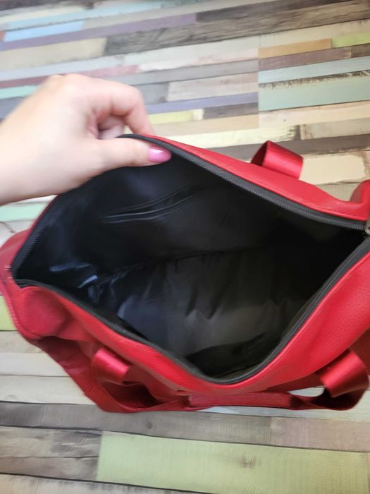 Продавам дамски чанти на цени от 8лв до 20лв