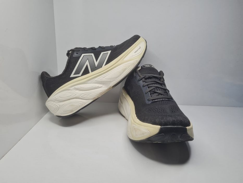 Маратонки New Balance More V5

Носени,но в отлично състояние. 

Размер 42  стелка 26.5 см.

Цена 50 евро.