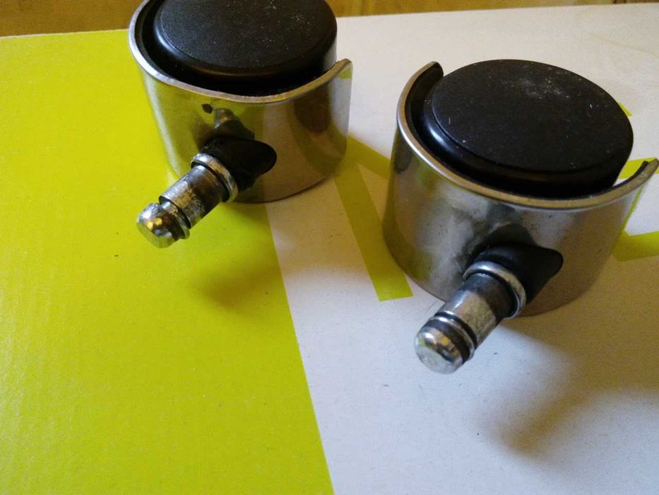 колесики (ролики) от офисного кресла 2 шт.