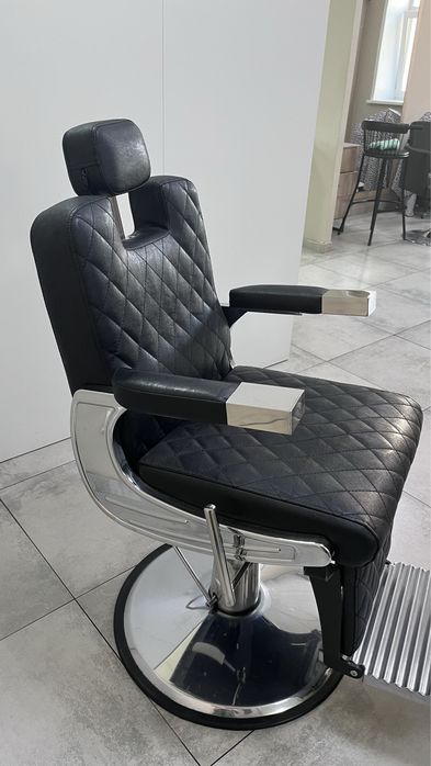 Продам парикмахерское барберское кресло
