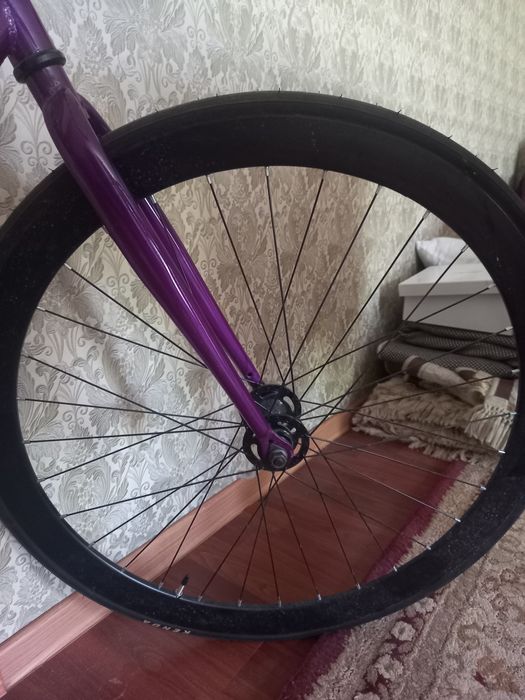 продается велосипед с фиксированной передачой