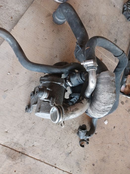 Водна помпа с термостат Bmw бмв e90 e91 e92 320i 170кс n43