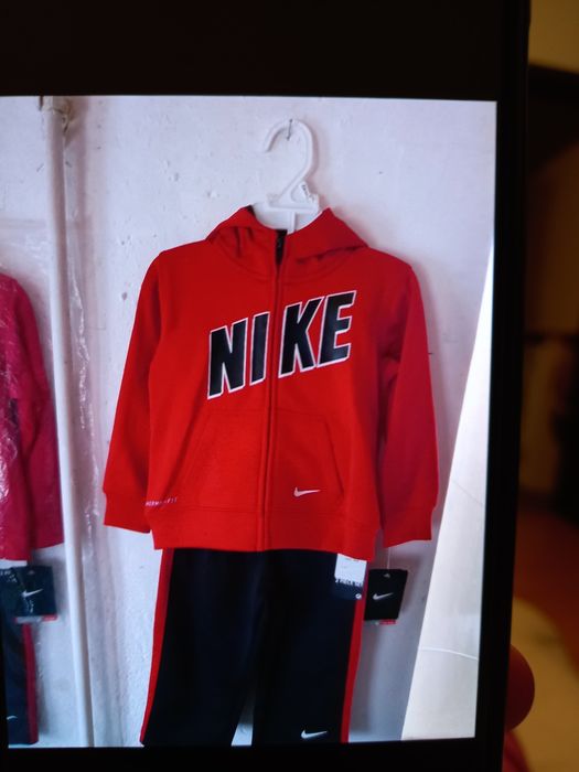 treninguri originale Nike  pt copii 2 ani!