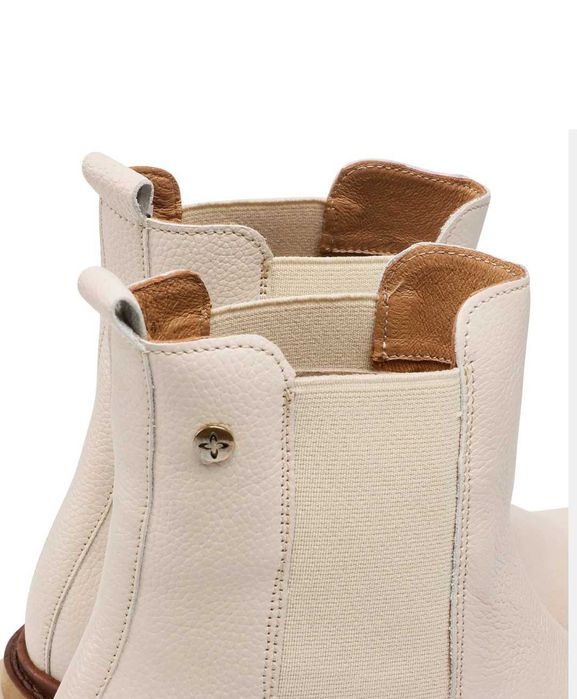 Нови! Maciejka Боти тип челси бежов цвят