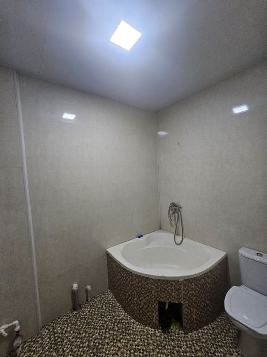 СРОЧРО ПРОДАЁТСЯ 1 ком Мирзо Улугбеский район Карасу-6 Мечеть новостр