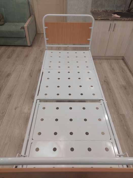 Медицинская кровать