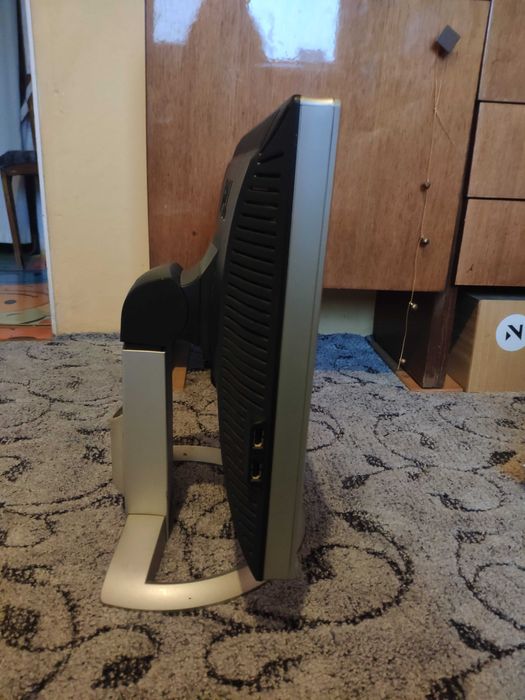 19" Монитор Dell