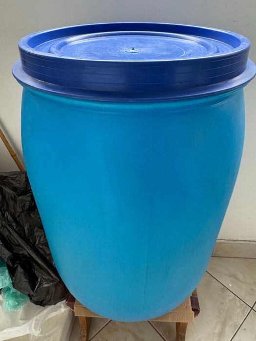 butoi plastic 80 litri cu capac