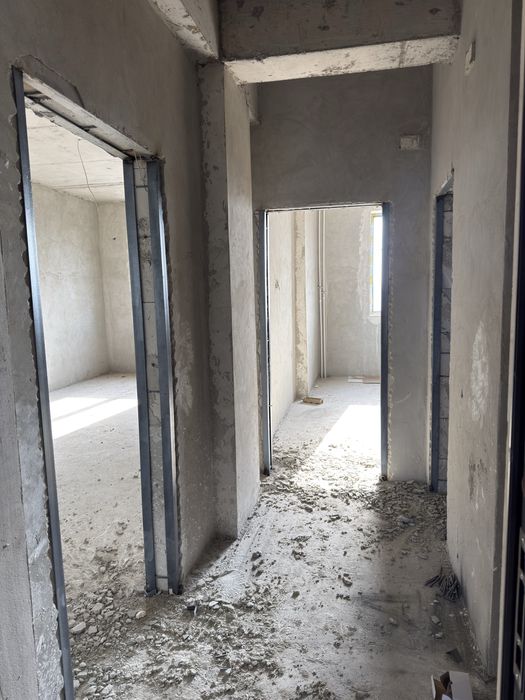 Навои шахар Дом бита Истам курилиш 10 этаж 3 хона + 1 хона кадастрли