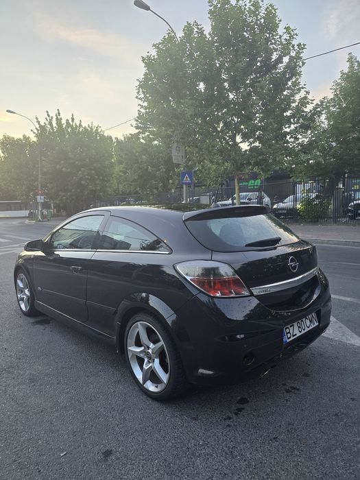 Opel Astra H GTC OPC Line 2