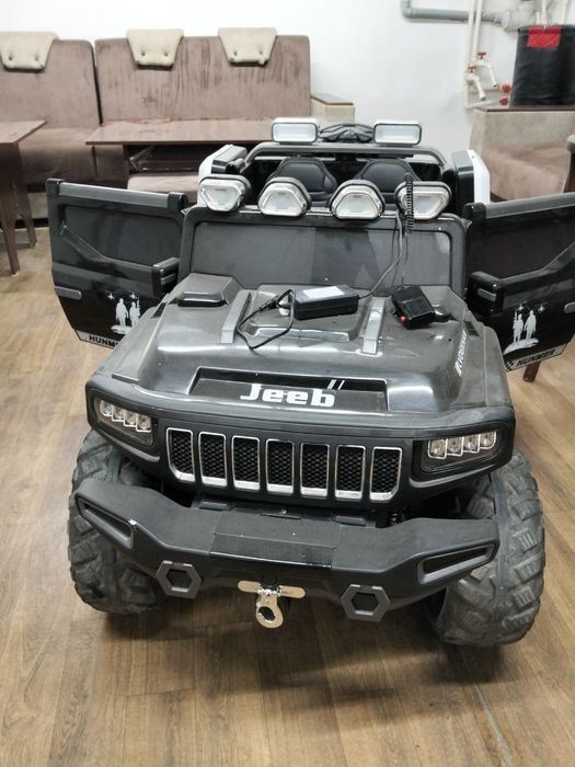 Продаётся детский электромобиль