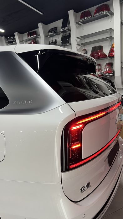 Zeekr 9x ultra  Oqga oq