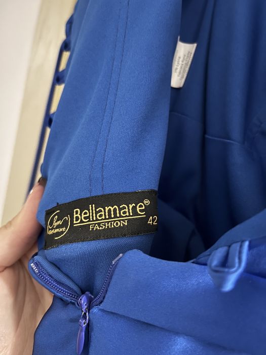 Официална сатенена рокля