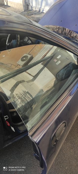 Боковые стекла на Мазда 323