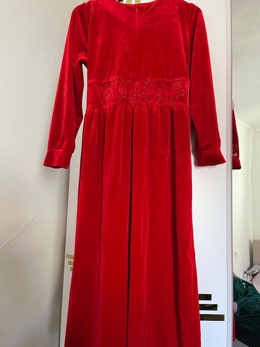 Продаю платье все по 5000 тенге