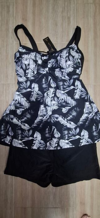 продавам нови бански костюми, размери от 50 до 58 размера.