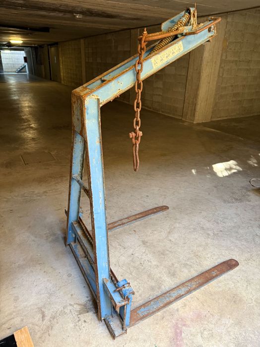 Furca pentru paleti - macara