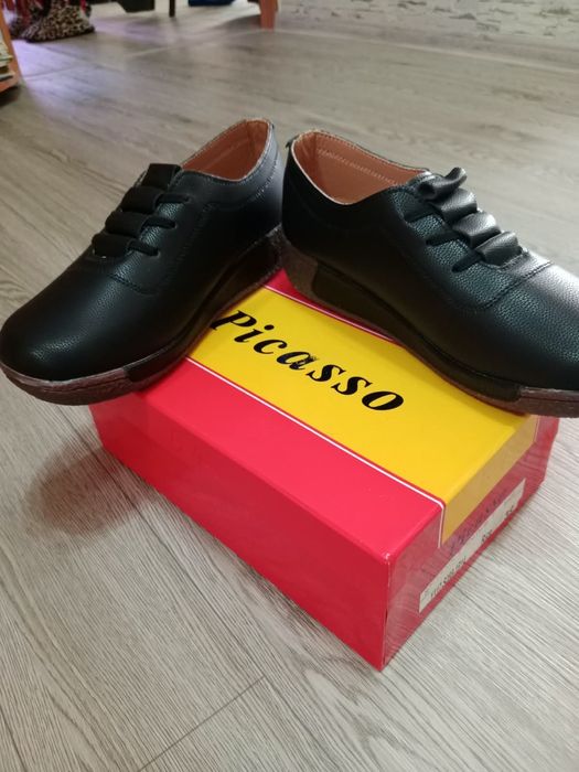 Продам женские туфли