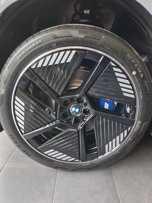 Оригинални гуми с джанти от BMW Neue Klasse 255-40-21