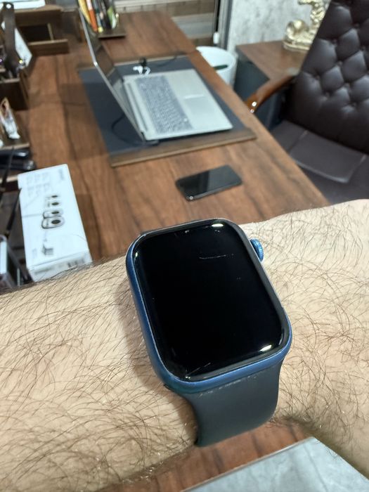 Iwatch 7/45 mm blue sotiladi