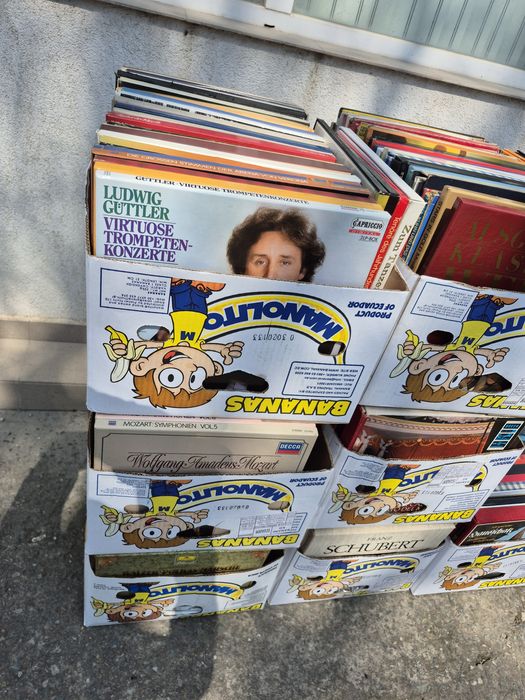 Vând Lot Discuri Vinil 100LP,muzica Clasică mixta 

- Clasică 

- In
