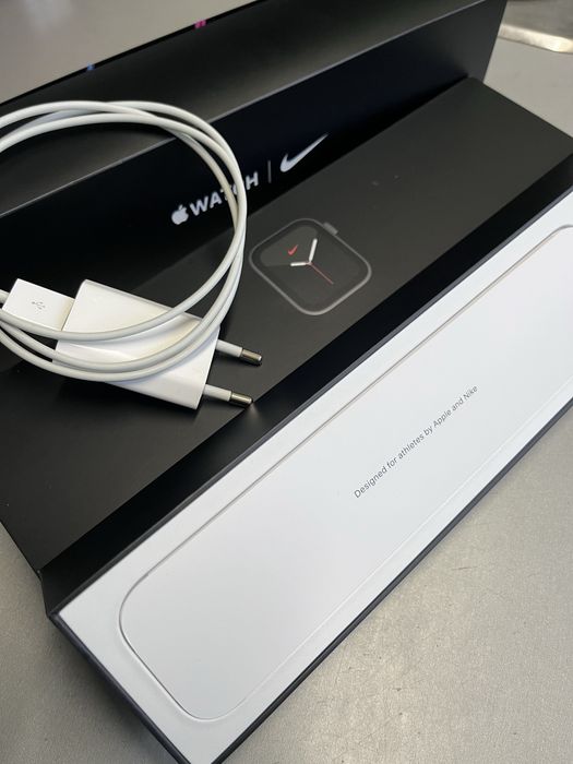 Часовник apple watch nike S5