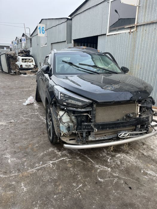 Движок каробка кузовные детали