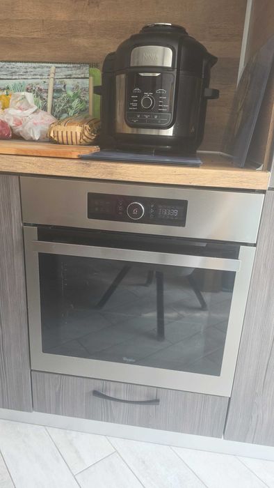 Фурна за вграждане Whirlpool