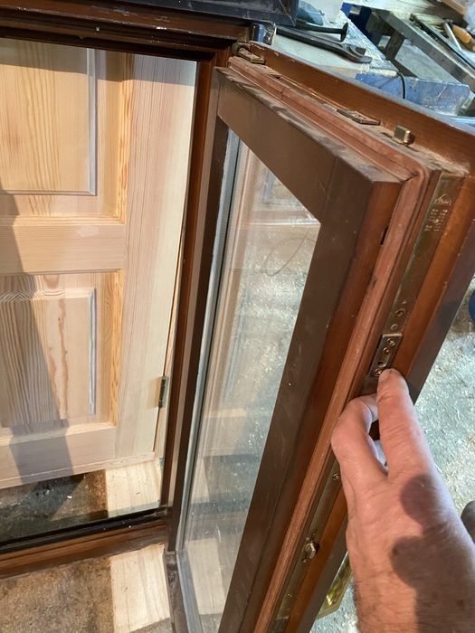 Продам оконный блок 120*100 .