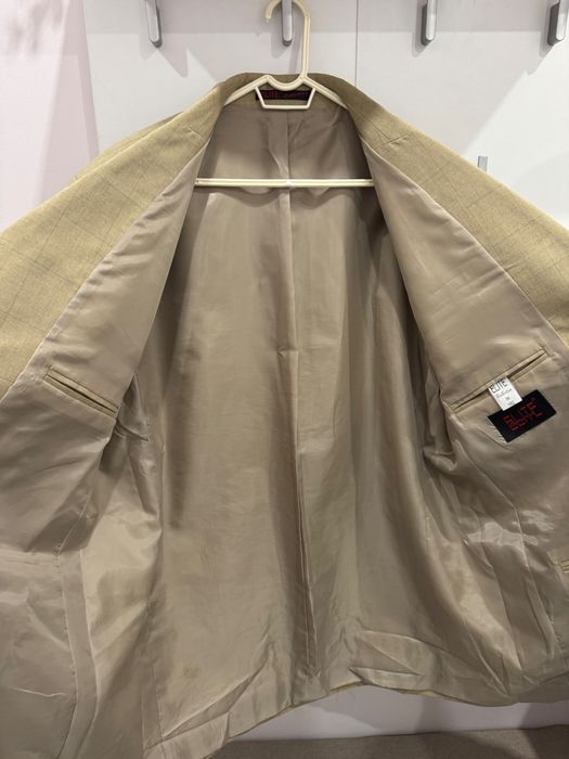 Златисто мъжко официално сако - италианско производство.