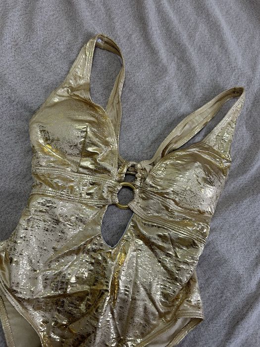 Vand costum de baie nou