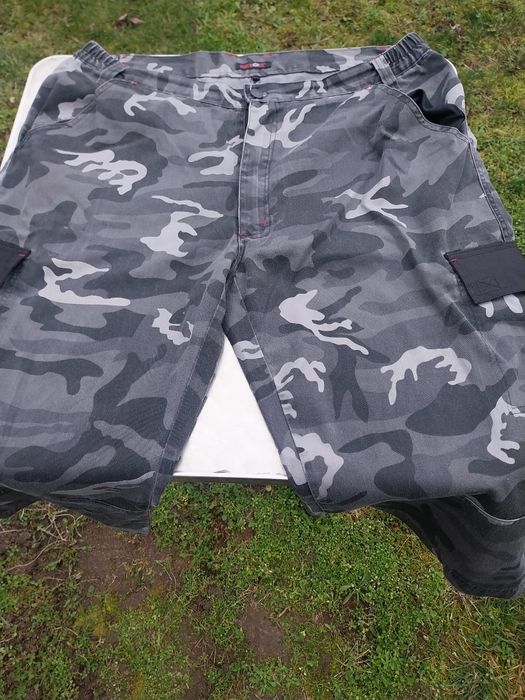 Продавам 3 броя къси панталони