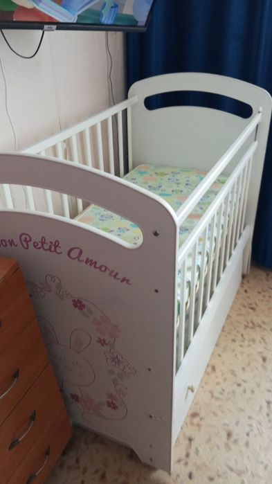 Продам детскую кроватку