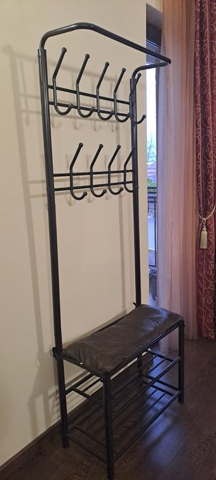 Закачалка за якета, палта и поставка за обувки