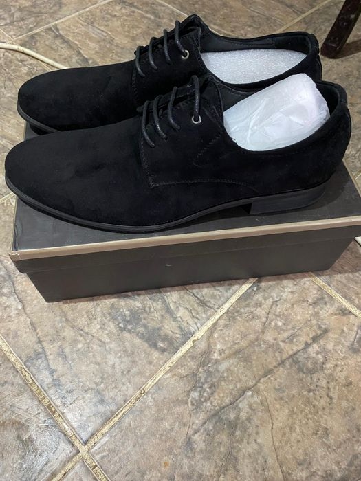 Мужская  обувь новая ботинка замшывый