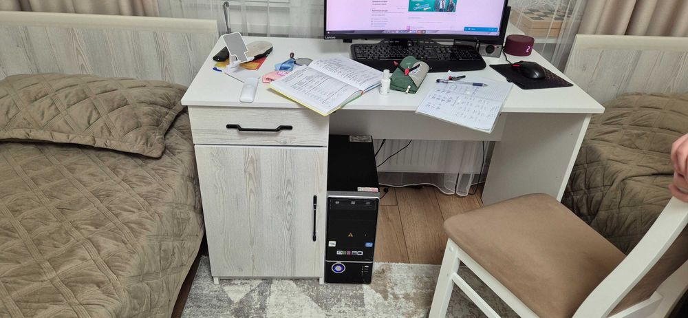 Продам стол рабочий