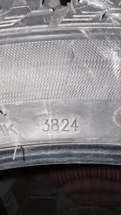 Комплект шин 235/45/R18 Kapsen