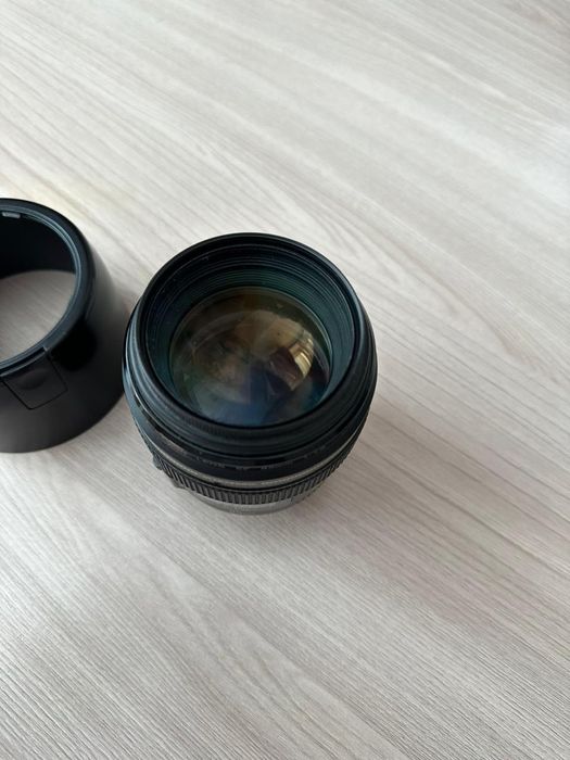Объектив Canon 85