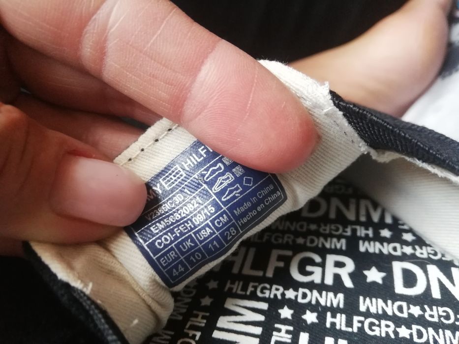 Мъжки гуменки конверс/converse 44. 5 и томи хилфигер