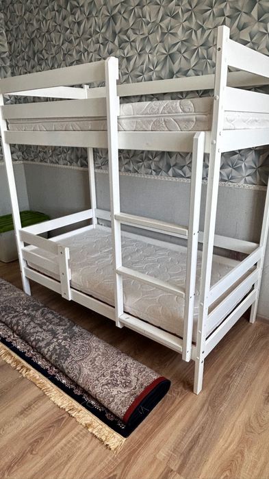 Двухъярусная кровать