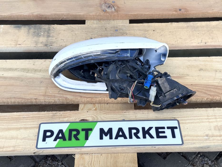 Дясно огледало СЧУПЕНО AUDI A6 4G C7