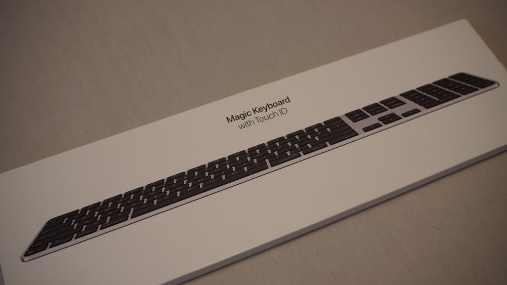 Magic Keyboard cu Touch ID si Keypad Layout US - Negru